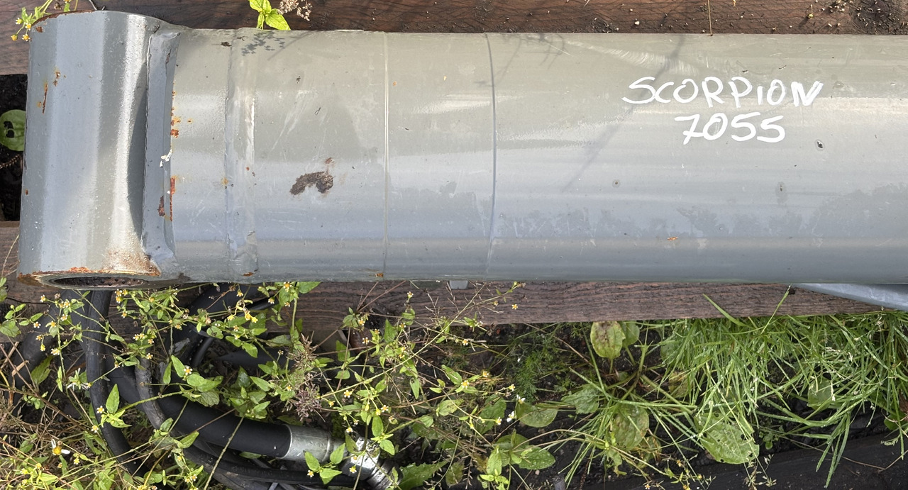 Claas Scorpion 7055 Siłownik Podnoszenia 0013048390 00 1304 839 0 - Cilindro hidráulico para Manipulador telescópico: foto 2 Claas Scorpion 7055 Siłownik Podnoszenia 0013048390 00 1304 839 0 - Cilindro hidráulico para Manipulador telescópico: foto 2