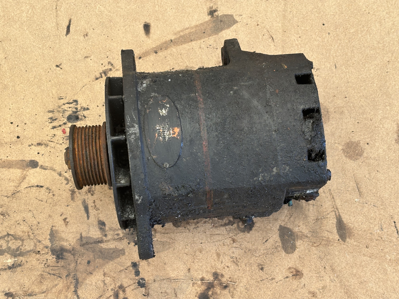 Cummins 8.3 6CT 6CTA 6CTAA Alternator 24V 75A USA REMY 19011210 - Alternador para Maquinaria agrícola: foto 1 Cummins 8.3 6CT 6CTA 6CTAA Alternator 24V 75A USA REMY 19011210 - Alternador para Maquinaria agrícola: foto 1