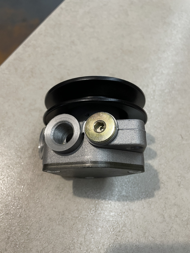 Deutz Agrotron - pompa paliwa zasilająca 02112672 - Bomba de combustible para Tractor: foto 4 Deutz Agrotron - pompa paliwa zasilająca 02112672 - Bomba de combustible para Tractor: foto 4