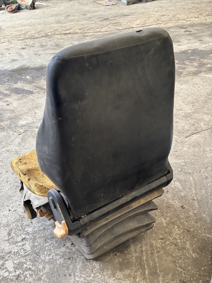 Dieci 185 - Ładowarka Teleskopowa - Fotel Kierowcy Siedzenie - Asiento para Manipulador telescópico: foto 2 Dieci 185 - Ładowarka Teleskopowa - Fotel Kierowcy Siedzenie - Asiento para Manipulador telescópico: foto 2