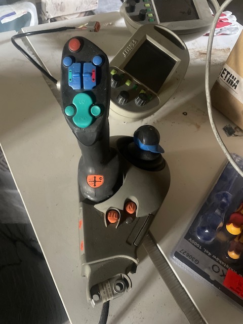 Fendt 716 818 820 Joystick bez TMS - Cabina e interior para Maquinaria agrícola: foto 1 Fendt 716 818 820 Joystick bez TMS - Cabina e interior para Maquinaria agrícola: foto 1