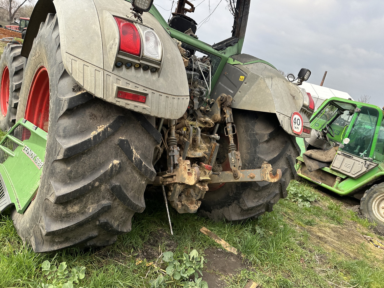 Fendt 828 Vario części zwolnica zwrotnica , skrzynia biegów , silnik , most napędowy przedni i tylni - Mando final para Maquinaria agrícola: foto 2 Fendt 828 Vario części zwolnica zwrotnica , skrzynia biegów , silnik , most napędowy przedni i tylni - Mando final para Maquinaria agrícola: foto 2