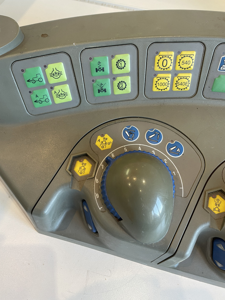 Fendt 920 -pulpit panel sterujący F718970071020 - Cabina e interior para Maquinaria agrícola: foto 1 Fendt 920 -pulpit panel sterujący F718970071020 - Cabina e interior para Maquinaria agrícola: foto 1