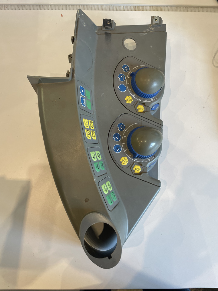 Fendt 920 -pulpit panel sterujący F718970071020 - Cabina e interior para Maquinaria agrícola: foto 2 Fendt 920 -pulpit panel sterujący F718970071020 - Cabina e interior para Maquinaria agrícola: foto 2