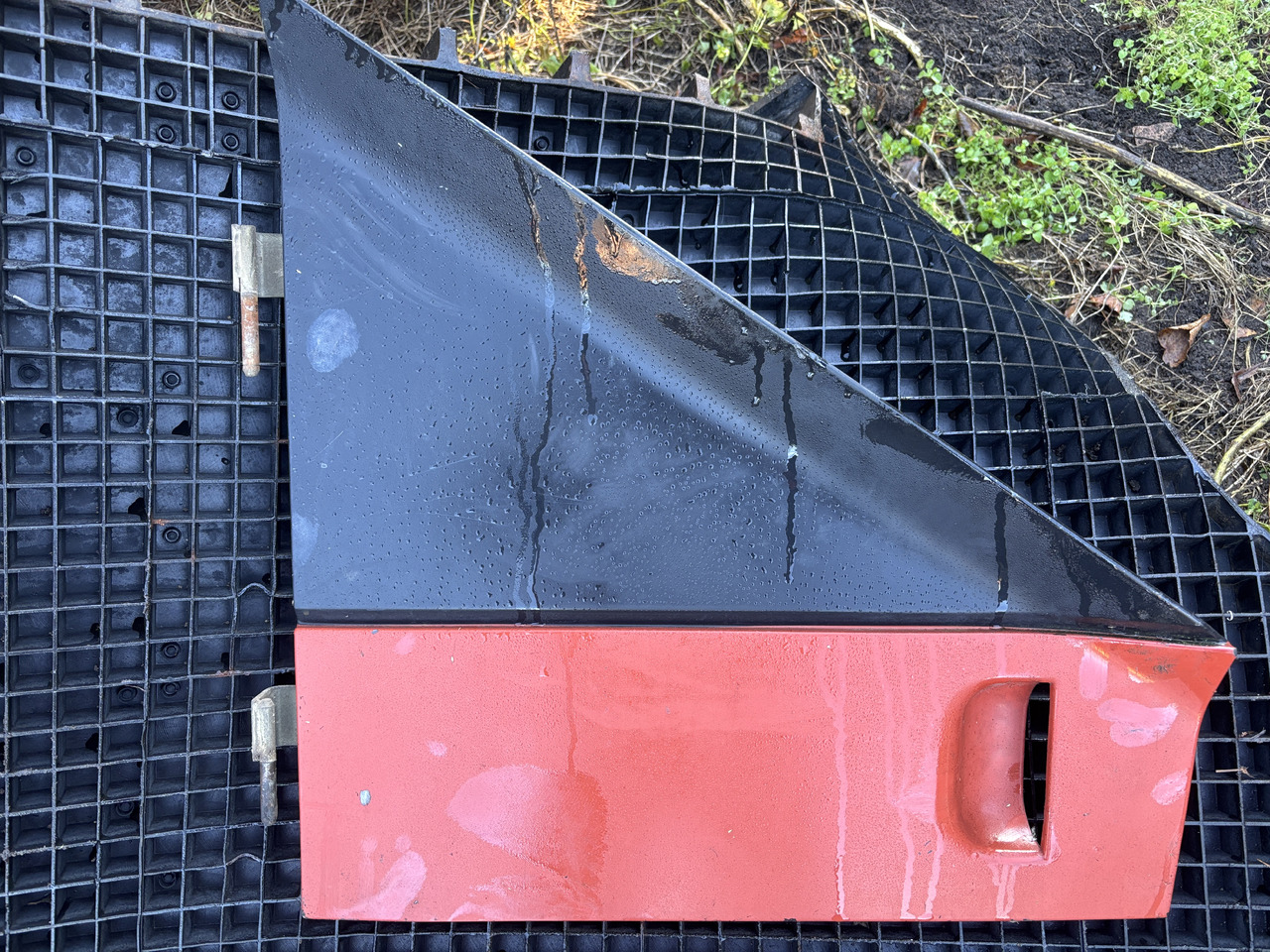 Fiat Agri New Holland G210 G230 G240 - boczek maski - Capota para Maquinaria agrícola: foto 1 Fiat Agri New Holland G210 G230 G240 - boczek maski - Capota para Maquinaria agrícola: foto 1