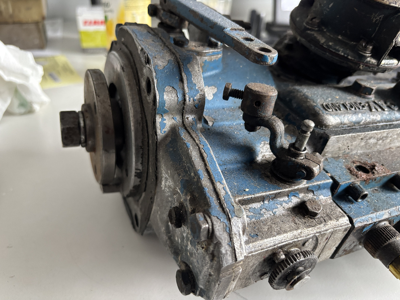 Ford TW25 - pompa wtryskowa paliwa - Bomba de combustible para Maquinaria agrícola: foto 2 Ford TW25 - pompa wtryskowa paliwa - Bomba de combustible para Maquinaria agrícola: foto 2