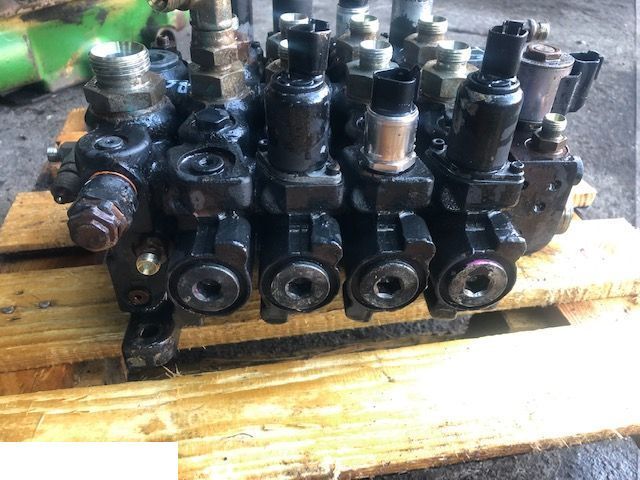 JCB TM 320 - Rozdzielacz Hydrauliczny - Válvula hidráulica para Maquinaria agrícola: foto 2 JCB TM 320 - Rozdzielacz Hydrauliczny - Válvula hidráulica para Maquinaria agrícola: foto 2