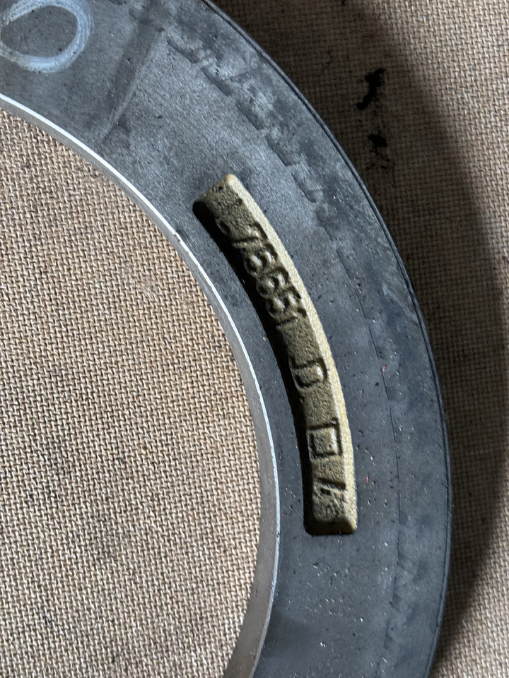 John Deere 6100 6300 6400 6500 6600 Docisk Hamulca Płytka L75651 - Piezas de freno para Maquinaria agrícola: foto 2 John Deere 6100 6300 6400 6500 6600 Docisk Hamulca Płytka L75651 - Piezas de freno para Maquinaria agrícola: foto 2