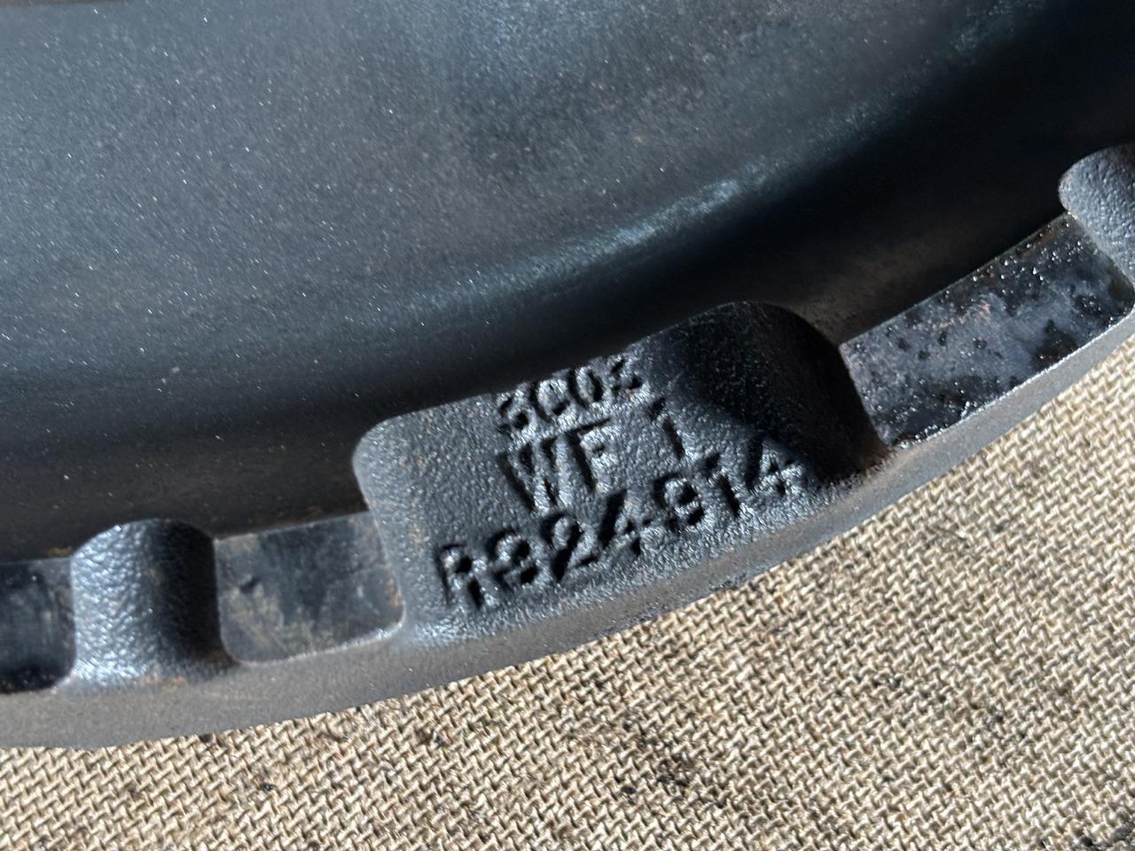 John Deere 7210 7230 7250 7R330 7R350 Docisk Hamulca Płytka R324914 - Piezas de freno para Maquinaria agrícola: foto 2 John Deere 7210 7230 7250 7R330 7R350 Docisk Hamulca Płytka R324914 - Piezas de freno para Maquinaria agrícola: foto 2