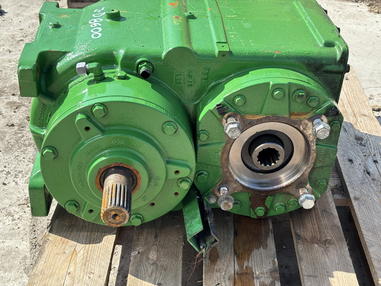 John Deere 8200 8400 8600 9500 9800 Skrzynia biegów kompletna - Caja de cambios para Maquinaria agrícola: foto 2 John Deere 8200 8400 8600 9500 9800 Skrzynia biegów kompletna - Caja de cambios para Maquinaria agrícola: foto 2