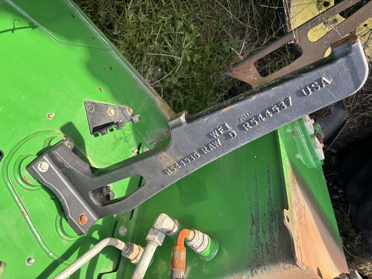 John Deere 9420RX 9470RX 9520RX 9620RX Wspornik Błotnika R544536 R544537 - Guardabarros para Maquinaria agrícola: foto 1 John Deere 9420RX 9470RX 9520RX 9620RX Wspornik Błotnika R544536 R544537 - Guardabarros para Maquinaria agrícola: foto 1