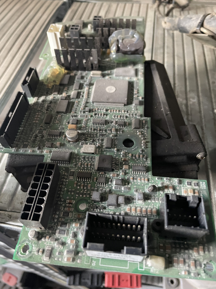 John Deere CTS - moduł płytka sterująca AH218580 AH220395 - Unidad de control para Maquinaria agrícola: foto 2 John Deere CTS - moduł płytka sterująca AH218580 AH220395 - Unidad de control para Maquinaria agrícola: foto 2