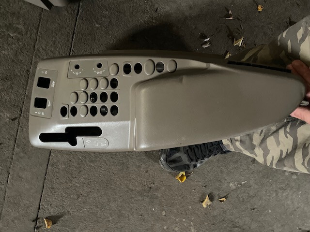 John deere podłokietnik do adaptacji własnej - Asiento para Maquinaria agrícola: foto 4 John deere podłokietnik do adaptacji własnej - Asiento para Maquinaria agrícola: foto 4