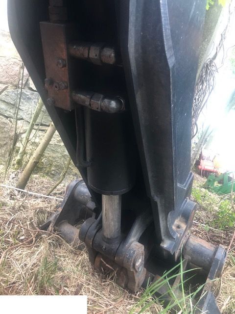 Manitou 630 - Siłownik Wychyłu Poziomowania - Cilindro hidráulico para Maquinaria agrícola: foto 1 Manitou 630 - Siłownik Wychyłu Poziomowania - Cilindro hidráulico para Maquinaria agrícola: foto 1