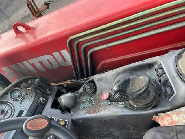 Manitou 634-120 LSU zwolnica zwrotnica skrzynia biegów koła kabina części - Mangueta para Maquinaria agrícola: foto 2 Manitou 634-120 LSU zwolnica zwrotnica skrzynia biegów koła kabina części - Mangueta para Maquinaria agrícola: foto 2