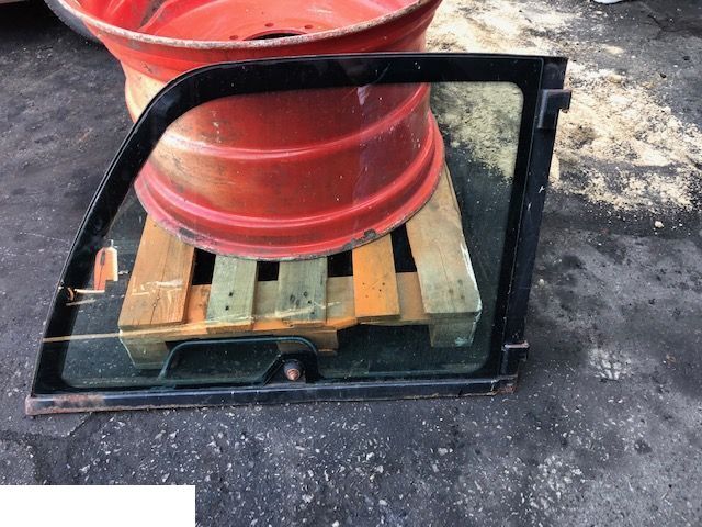 Manitou - Drzwi Górne Z Szybą - Puerta y piezas para Equipo de manutención: foto 2 Manitou - Drzwi Górne Z Szybą - Puerta y piezas para Equipo de manutención: foto 2