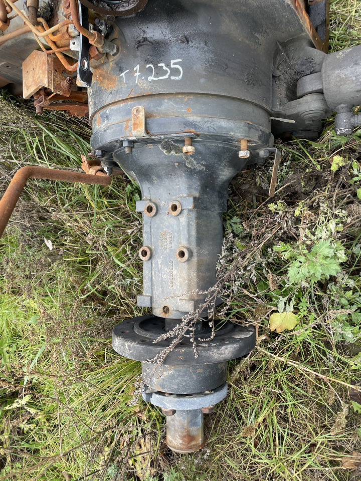 New Holland T7.235 - obudowa osi 87307353 - Eje y piezas para Tractor: foto 1 New Holland T7.235 - obudowa osi 87307353 - Eje y piezas para Tractor: foto 1