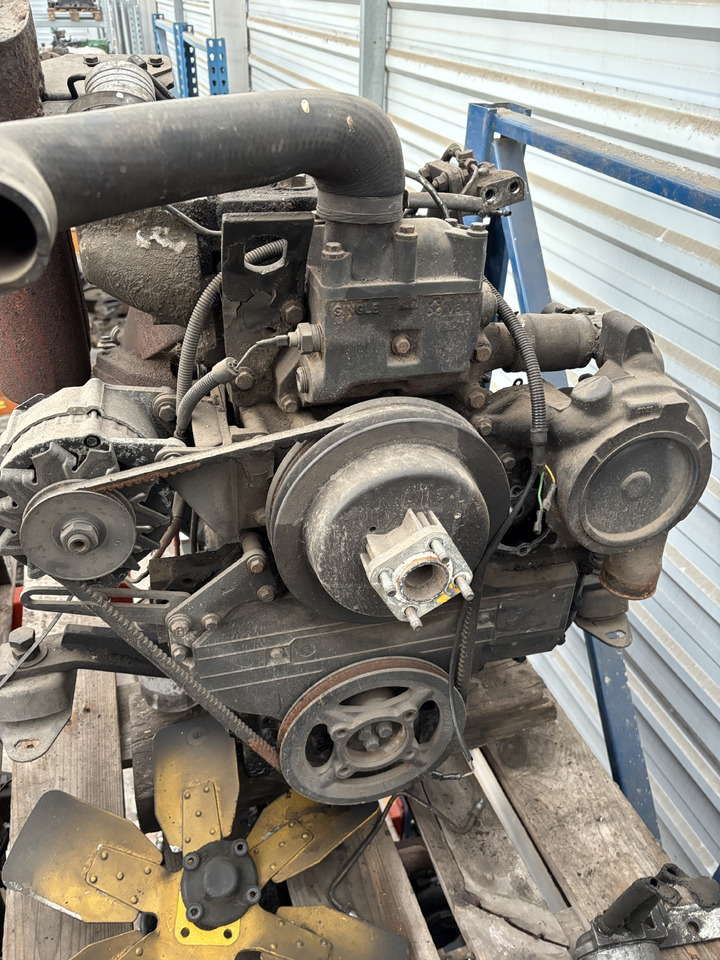 Perkins 1548/2300 Silnik Blok Kolektor Koło Pasowe Wał Pokrywa CZĘŚCI - Motor y piezas para Maquinaria de construcción: foto 4 Perkins 1548/2300 Silnik Blok Kolektor Koło Pasowe Wał Pokrywa CZĘŚCI - Motor y piezas para Maquinaria de construcción: foto 4