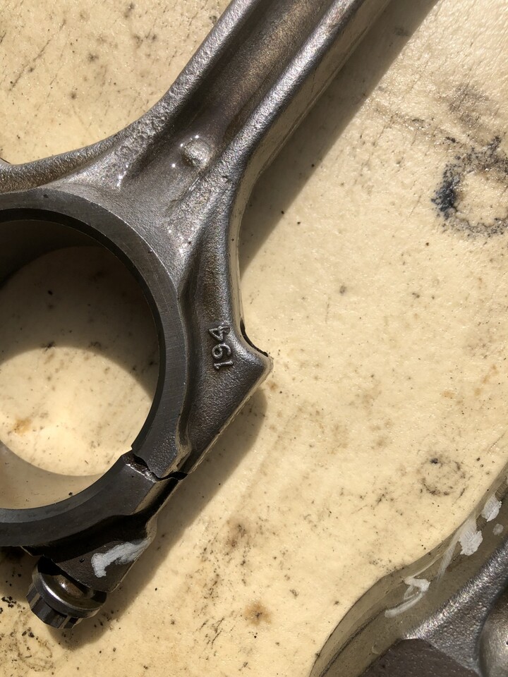 Perkins-korbowody - Biela para Maquinaria agrícola: foto 2 Perkins-korbowody - Biela para Maquinaria agrícola: foto 2