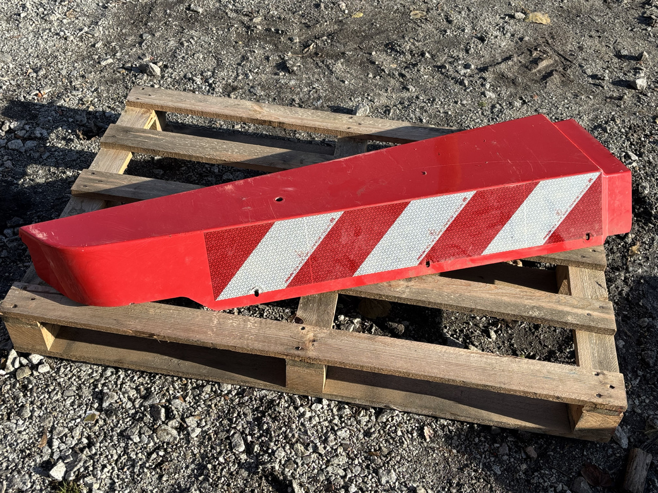 Pottinger Jumbo 7450 Przyczepa Samozbierająca - Obudowa Osłona Ostrzegawcza - Carrocería y exterior para Maquinaria agrícola: foto 1 Pottinger Jumbo 7450 Przyczepa Samozbierająca - Obudowa Osłona Ostrzegawcza - Carrocería y exterior para Maquinaria agrícola: foto 1