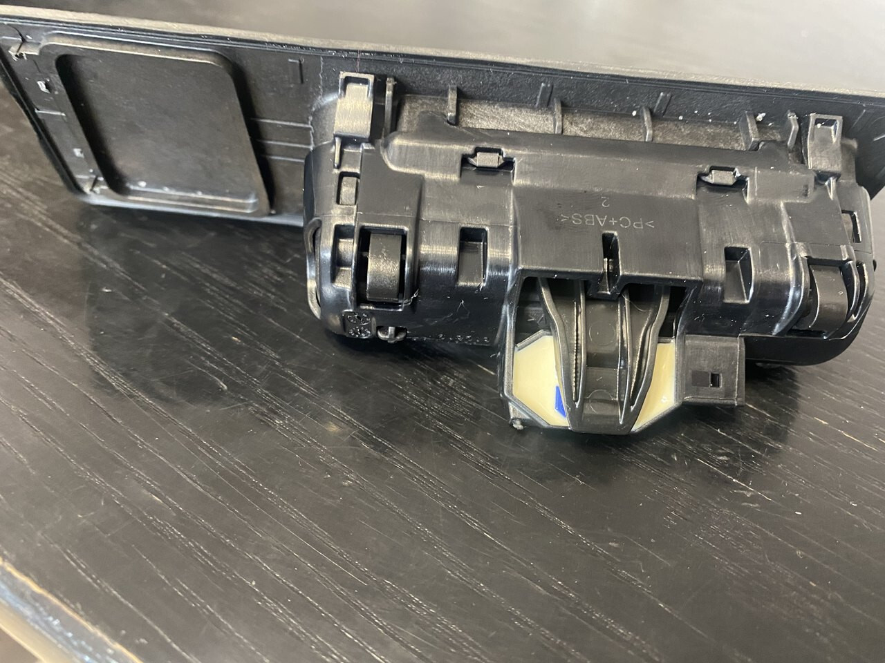 Rączka tylnej klapy bagaźnika - przycisk bagaźnika BMW x1 F48 - Carrocería y exterior para Coche: foto 2 Rączka tylnej klapy bagaźnika - przycisk bagaźnika BMW x1 F48 - Carrocería y exterior para Coche: foto 2