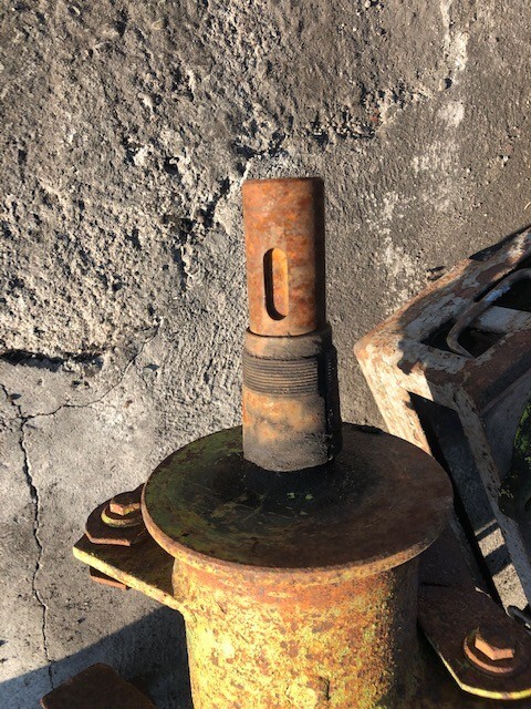 Claas Dominator 106 | 108 | 118 - Wał Sieczkarni ~ Szarpacz - Recambio para Cosechadora de granos: foto 3 Claas Dominator 106 | 108 | 118 - Wał Sieczkarni ~ Szarpacz - Recambio para Cosechadora de granos: foto 3