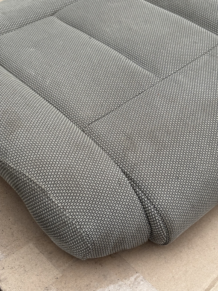 Siedzisko Skórzane John Deere Materiałowe Oryginał RE174401 - Asiento para Maquinaria agrícola: foto 4 Siedzisko Skórzane John Deere Materiałowe Oryginał RE174401 - Asiento para Maquinaria agrícola: foto 4