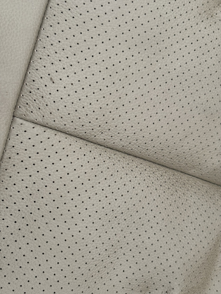 Siedzisko Skórzane John Deere Skórzane Oryginał RE174401 - Asiento para Maquinaria agrícola: foto 4 Siedzisko Skórzane John Deere Skórzane Oryginał RE174401 - Asiento para Maquinaria agrícola: foto 4