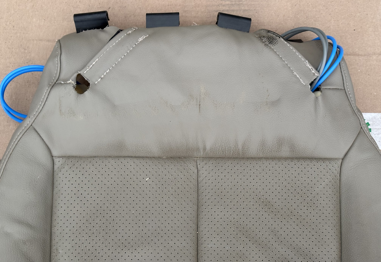 Siedzisko Skórzane John Deere Skórzane Oryginał RE174401 - Asiento para Maquinaria agrícola: foto 3 Siedzisko Skórzane John Deere Skórzane Oryginał RE174401 - Asiento para Maquinaria agrícola: foto 3