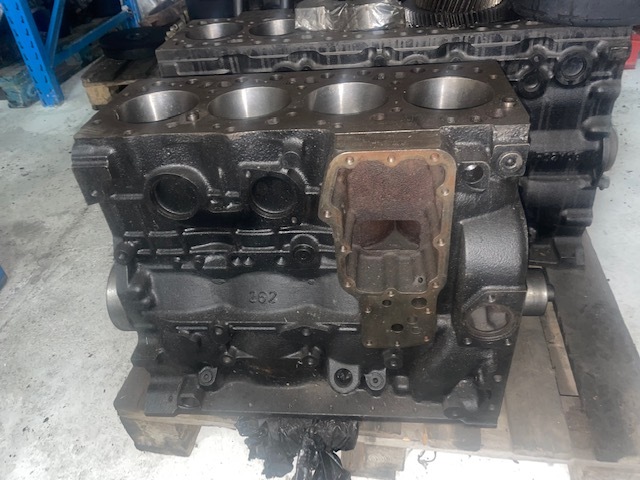 Silnik słupek new holland case F4GE 4C - Motor y piezas para Maquinaria agrícola: foto 3 Silnik słupek new holland case F4GE 4C - Motor y piezas para Maquinaria agrícola: foto 3