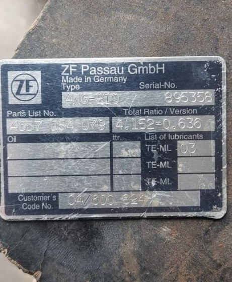 Skrzynia biegów ZF 4WG 4WG-210 Hitachi Case Komatsu - Caja de cambios para Maquinaria agrícola: foto 2 Skrzynia biegów ZF 4WG 4WG-210 Hitachi Case Komatsu - Caja de cambios para Maquinaria agrícola: foto 2