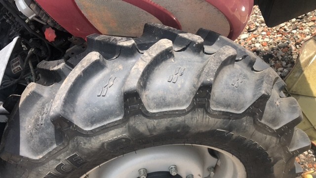 Zetor forterra 124.41 felga - Llanta para Maquinaria agrícola: foto 1 Zetor forterra 124.41 felga - Llanta para Maquinaria agrícola: foto 1