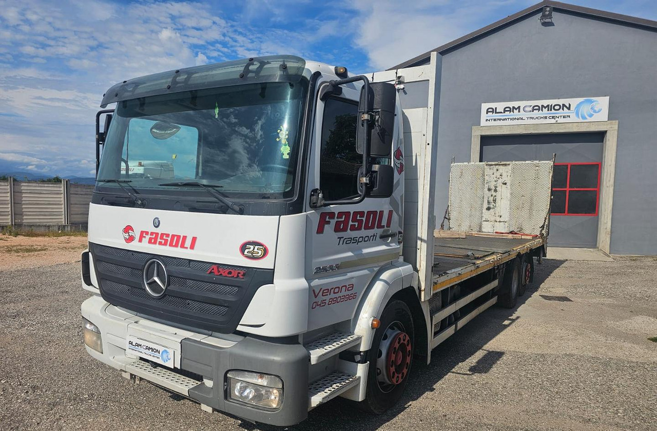 Pianale Mercedes AXOR 2533 - Grua de remolque autos: foto 1 Pianale Mercedes AXOR 2533 - Grua de remolque autos: foto 1