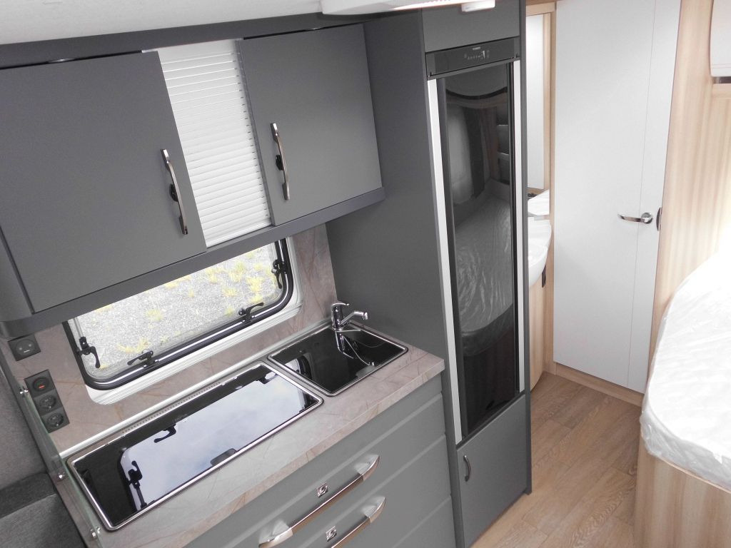 Caravana Hobby De Luxe 460 UFe 2026 1500kg. Ambiente: foto 9