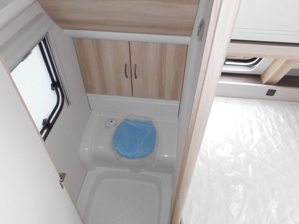 Caravana Hobby De Luxe 460 UFe 2026 1500kg. Ambiente: foto 15
