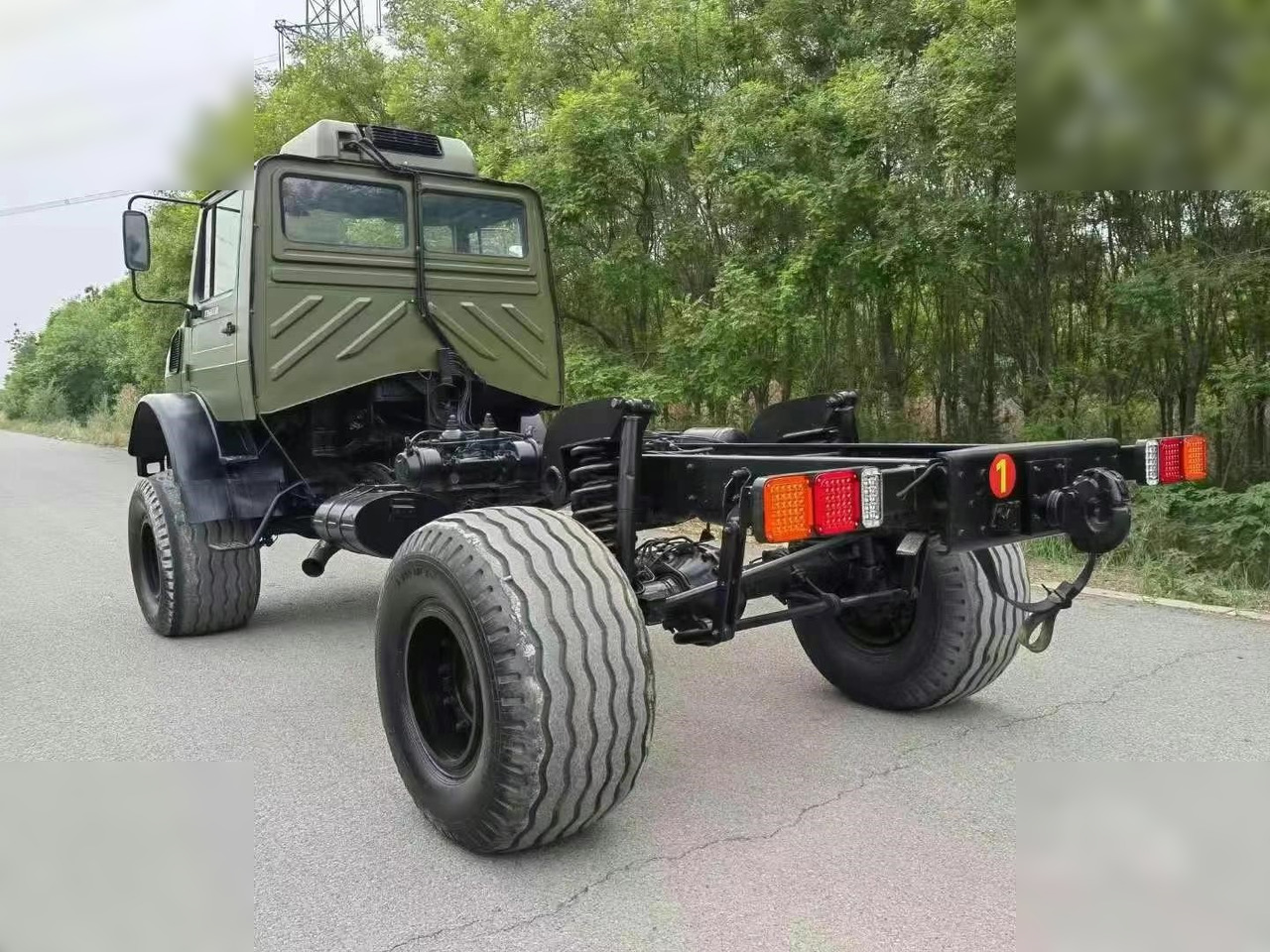 1995 MERCEDES-BENZ UNIMOG 2150 - Camión chasis: foto 2 1995 MERCEDES-BENZ UNIMOG 2150 - Camión chasis: foto 2