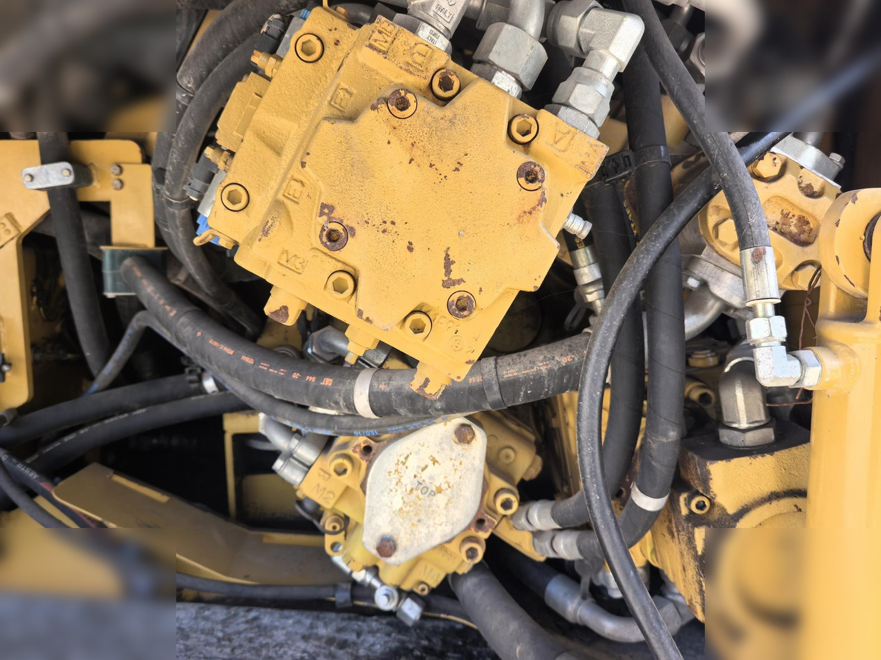 2010 CATERPILLAR AP-655D - Pavimentadora de asfalto: foto 3 2010 CATERPILLAR AP-655D - Pavimentadora de asfalto: foto 3