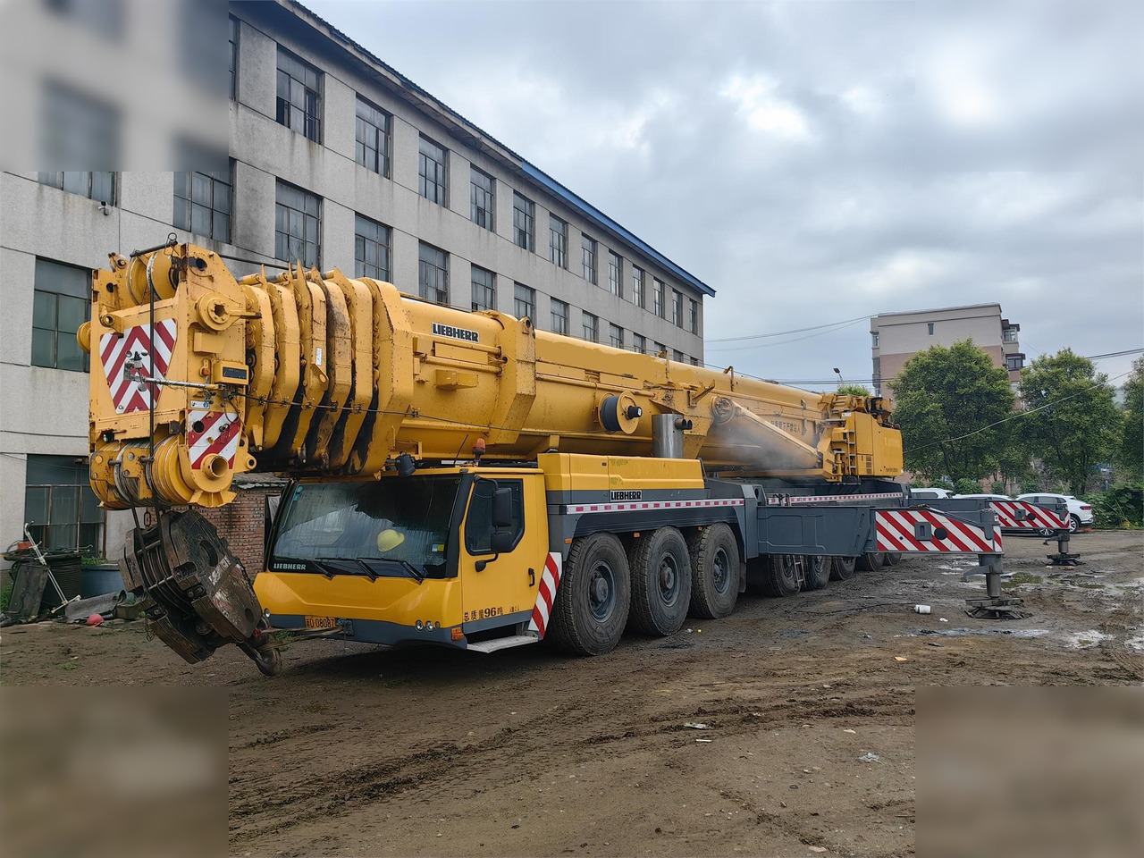 2012 LIEBHERR LTM1500-8.1 - Grúa todo terreno: foto 2 2012 LIEBHERR LTM1500-8.1 - Grúa todo terreno: foto 2