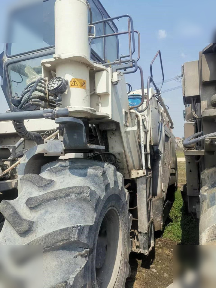 WIRTGEN WR2500 - Estabilizador de suelos: foto 4 WIRTGEN WR2500 - Estabilizador de suelos: foto 4