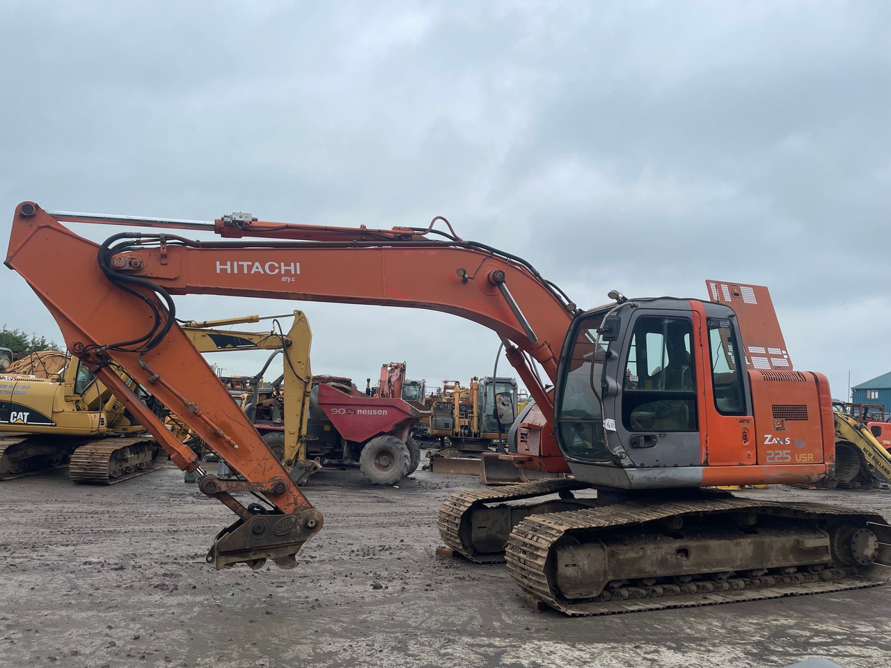 HITACHI ZX225USLC - Excavadora de cadenas: foto 1 HITACHI ZX225USLC - Excavadora de cadenas: foto 1