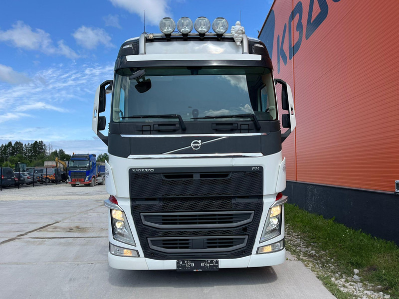 Volvo FH 540 6x2 GLOBE XL / DOUBLE BOGIE - Cabeza tractora: foto 2 Volvo FH 540 6x2 GLOBE XL / DOUBLE BOGIE - Cabeza tractora: foto 2