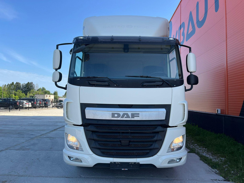 DAF CF 370 6x2*4 HULTSTEINS HS / BOX L=8744 mm - Camión frigorífico: foto 2 DAF CF 370 6x2*4 HULTSTEINS HS / BOX L=8744 mm - Camión frigorífico: foto 2