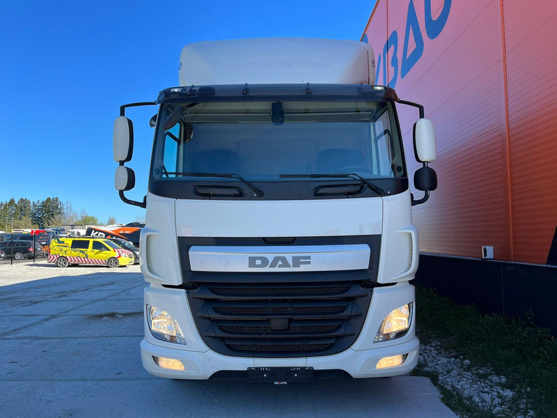 DAF CF 370 6x2 HULTSTEINS / BOX L=8744 mm - Camión frigorífico: foto 3 DAF CF 370 6x2 HULTSTEINS / BOX L=8744 mm - Camión frigorífico: foto 3