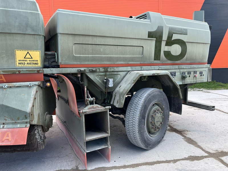 Barredora vial Iveco Fresia F 2000 4x4 SNOW PLOW / BROOM / BLOWER: foto 11