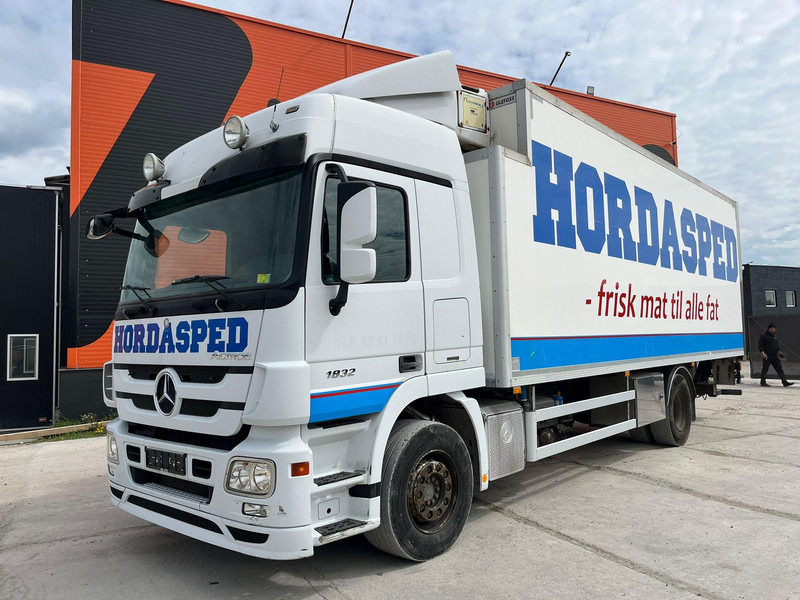 Mercedes-Benz Actros 1832 4x2 SUPRA 850 Mt / BOX L=8226 mm - Camión frigorífico: foto 2 Mercedes-Benz Actros 1832 4x2 SUPRA 850 Mt / BOX L=8226 mm - Camión frigorífico: foto 2