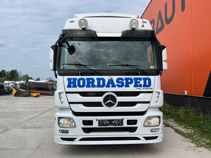 Mercedes-Benz Actros 1832 4x2 SUPRA 850 Mt / BOX L=8226 mm - Camión frigorífico: foto 3 Mercedes-Benz Actros 1832 4x2 SUPRA 850 Mt / BOX L=8226 mm - Camión frigorífico: foto 3