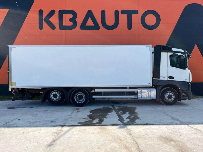 Mercedes-Benz Actros 2545 6x2 BOX L=7526 mm - Camión caja cerrada: foto 4 Mercedes-Benz Actros 2545 6x2 BOX L=7526 mm - Camión caja cerrada: foto 4