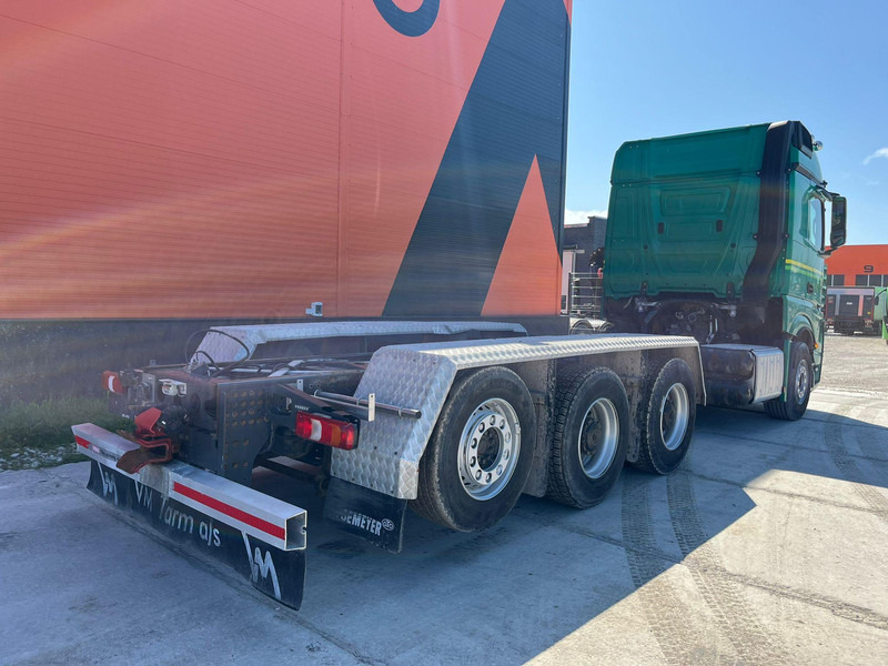 Mercedes-Benz Actros 3563 8x4*4 RETARDER / CHASSIS L=7358 mm - Camión chasis: foto 5 Mercedes-Benz Actros 3563 8x4*4 RETARDER / CHASSIS L=7358 mm - Camión chasis: foto 5