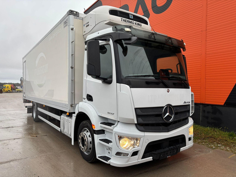 Mercedes-Benz Antos 1832 4x2 THERMOKING T-1200R / BOX L=8508 mm - Camión frigorífico: foto 4 Mercedes-Benz Antos 1832 4x2 THERMOKING T-1200R / BOX L=8508 mm - Camión frigorífico: foto 4