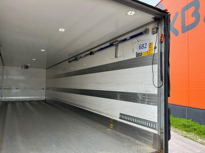 Camión caja cerrada Scania P 360 6x2*4 BOX L=9718 mm: foto 13